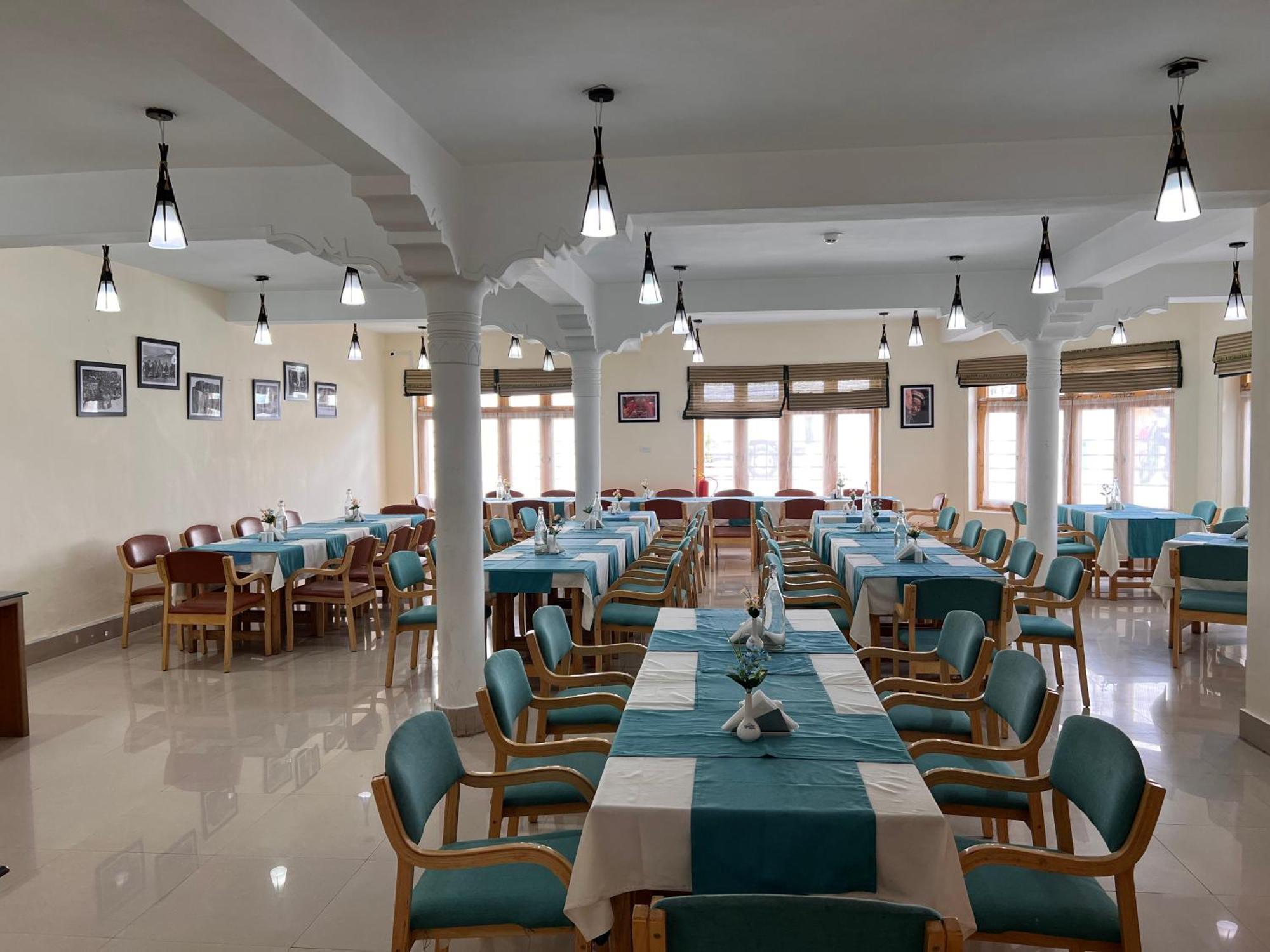 Hotel New Glacier View Лех Екстериор снимка