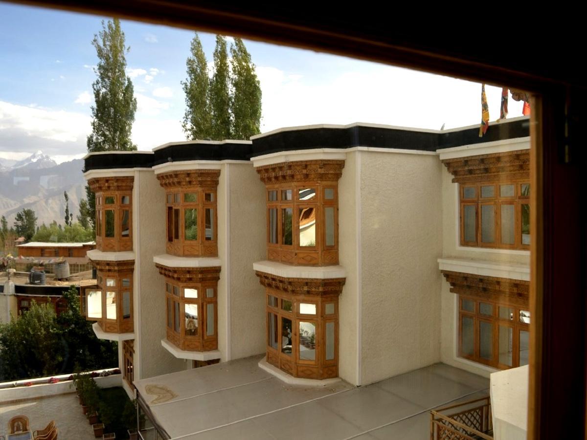 Hotel New Glacier View Лех Екстериор снимка