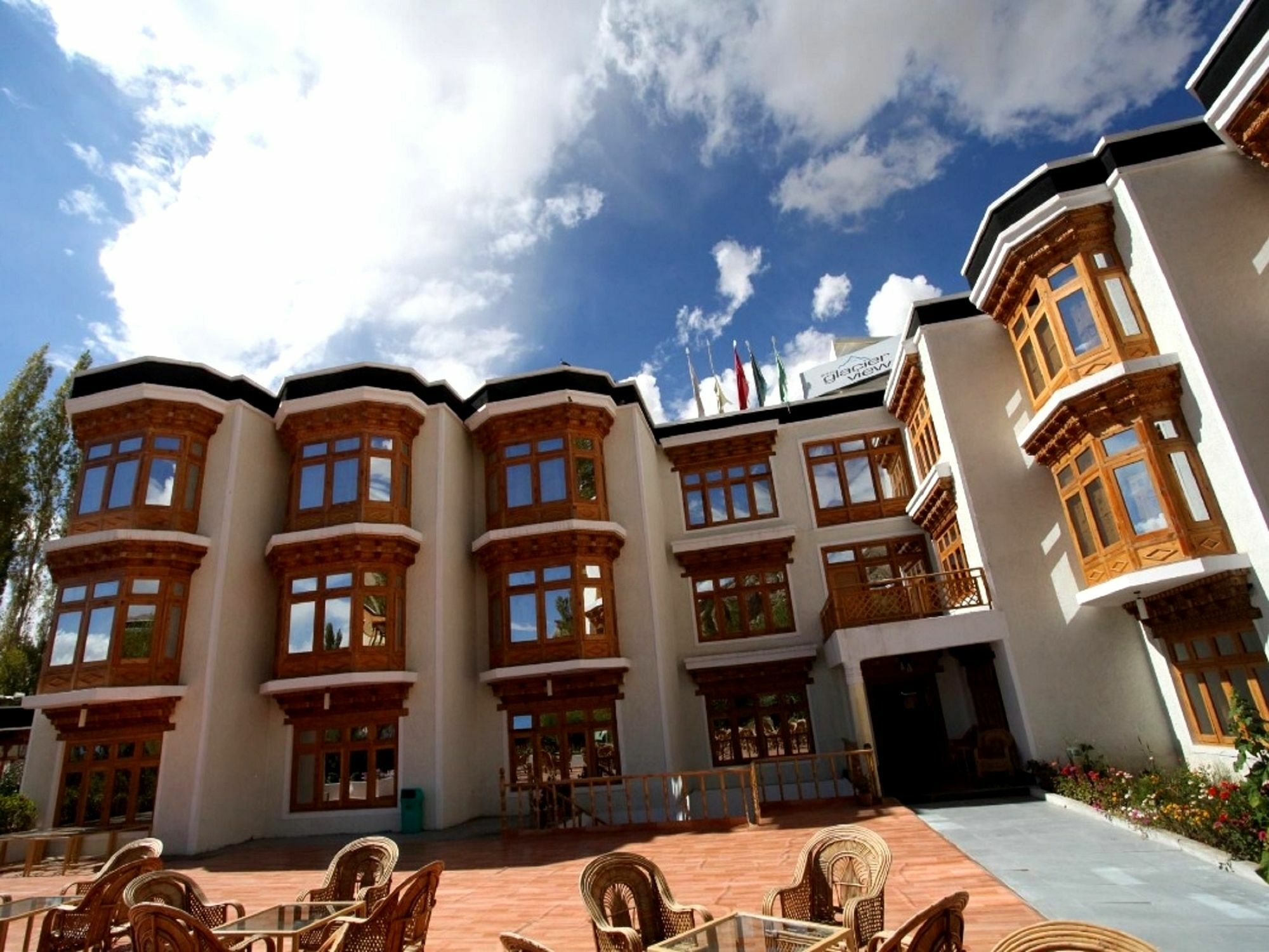 Hotel New Glacier View Лех Екстериор снимка